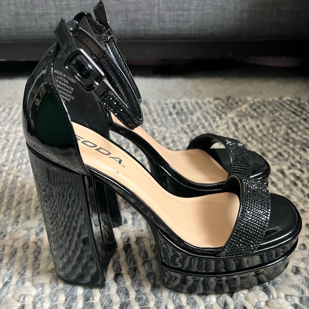SODA Chunky Black Heels